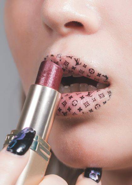 Lv Lipstick – Fashion plakater