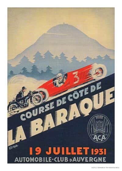 Vintage reklameplakat af Course de Cote la Baraque fra 1931 med rød racerbil, motorcyklist og blå bjergbaggrund. En del af vores nye eksklusive samling af vintage-inspirerede plakater. Tilgængelig på postershop.dk